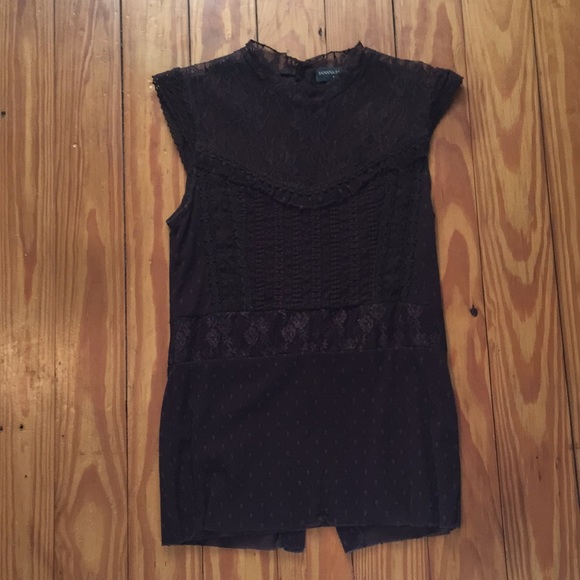 Lace-detail button-back top - Picture 2 of 6